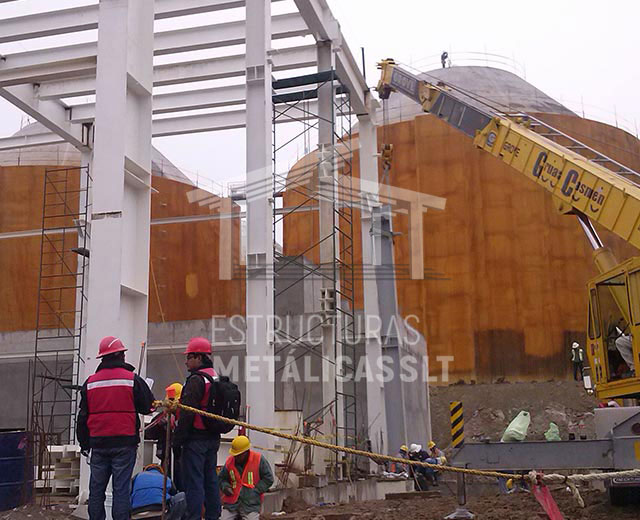fabricación de estructuras metálicas para bodegas y naves industriales, cimentación, laminación, techumbres metálicas, sandblast y pintura industrial 